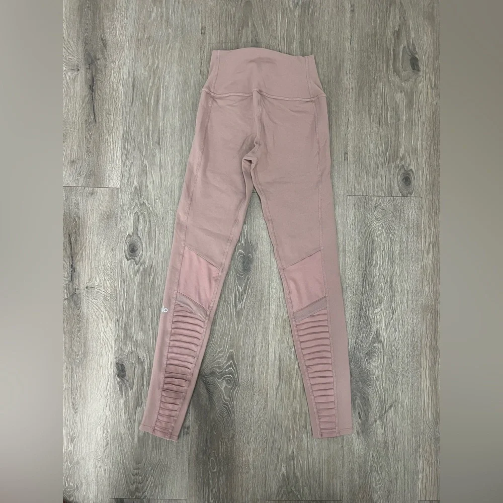 ALO Yoga Women’s Leggings Size XXS pink